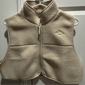 Aritzia TNA Polartec Thermal Pro Cropped Cream Fleece Vest - Size Medium